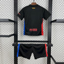 KIT INFANTIL DO BARCELONA 25/26 PRETO