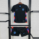 KIT INFANTIL DA INGLATERRA 25/26 PRETO