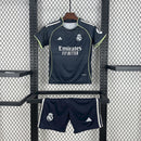 KIT INFANTIL DO REAL MADRID 25/26 PRETO