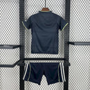 KIT INFANTIL DO REAL MADRID 25/26 PRETO