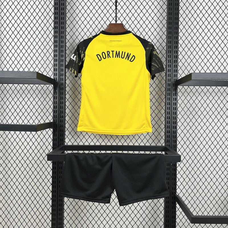 KIT INFANTIL DO BORUSSIA DORTMUND 23/24 AMARELO E PRETO