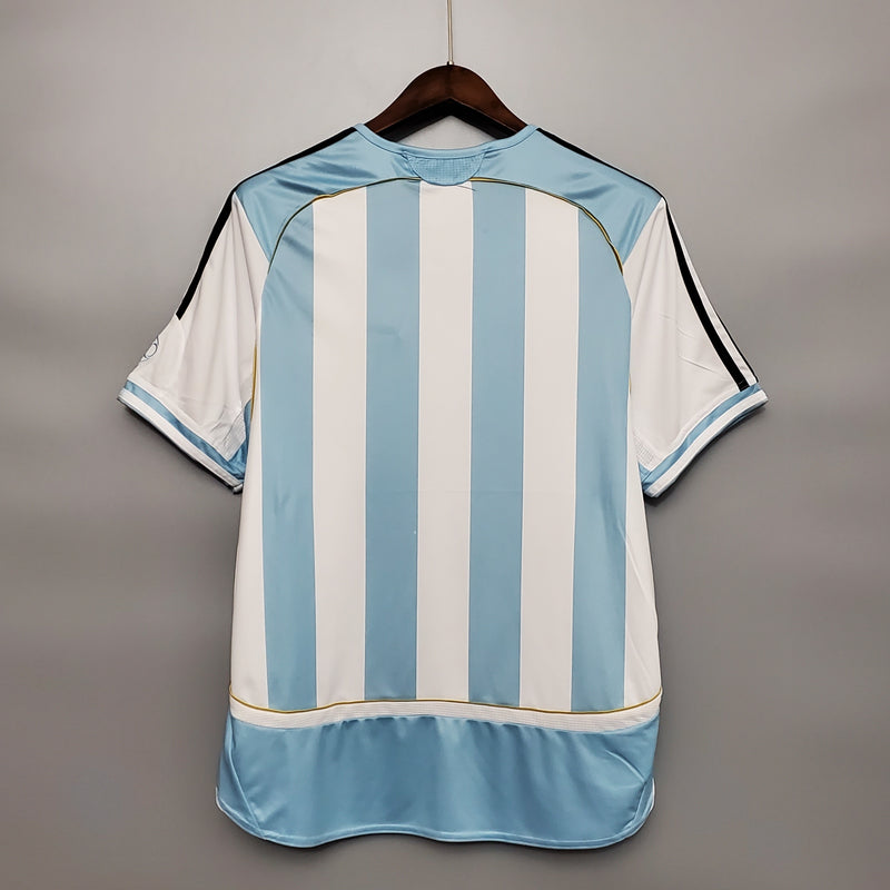 CAMISOLA RETRO DA ARGENTINA 05/06 AZUL E BRANCO