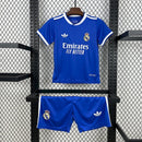 KIT INFANTIL DO REAL MADRID 25/26 AZUL