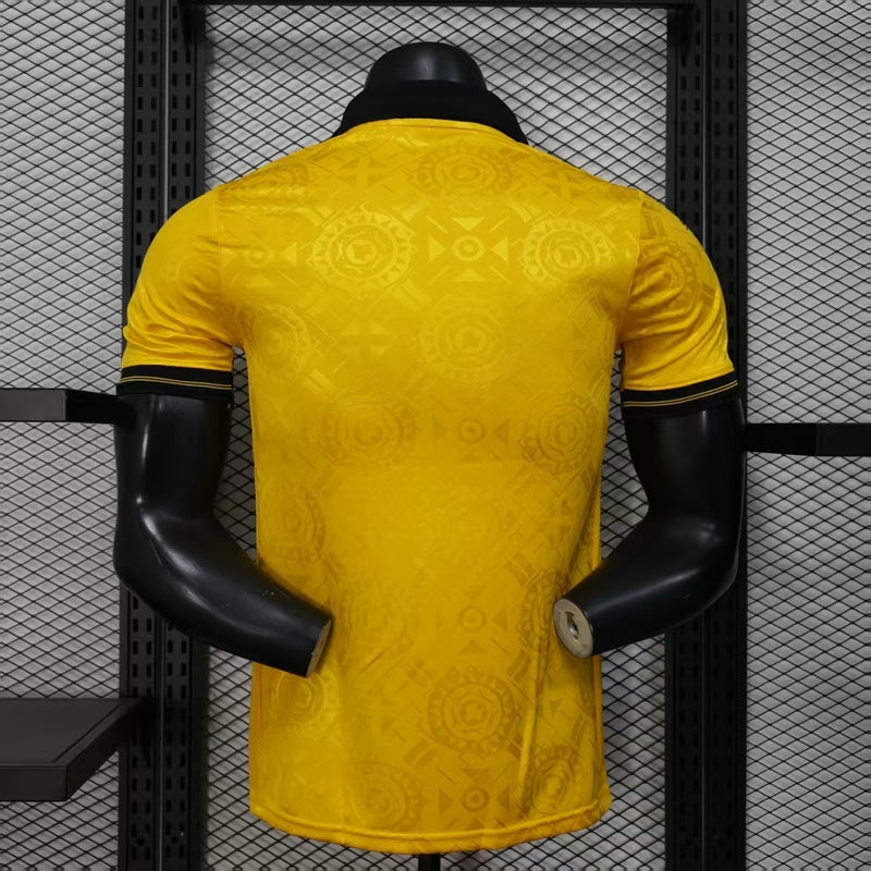 CAMISOLA VERSÃO PLAYER DO WOLVES 25/26 AMARELO