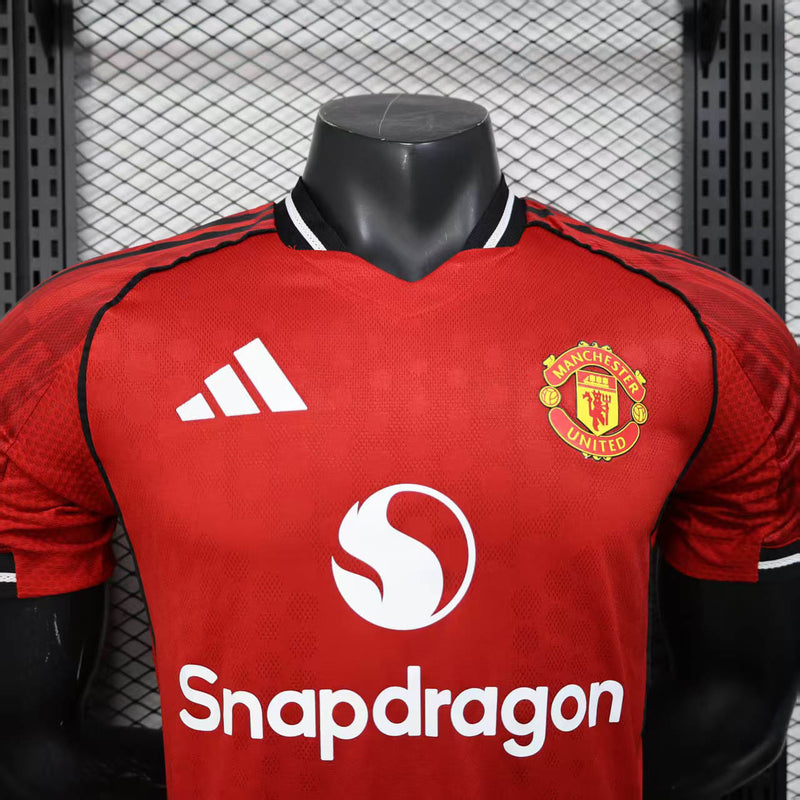 CAMISOLA VERSÃO PLAYER DO MANCHESTER UNITED 25/26 VERMELHO